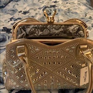 Beautiful champagne large purse NEW